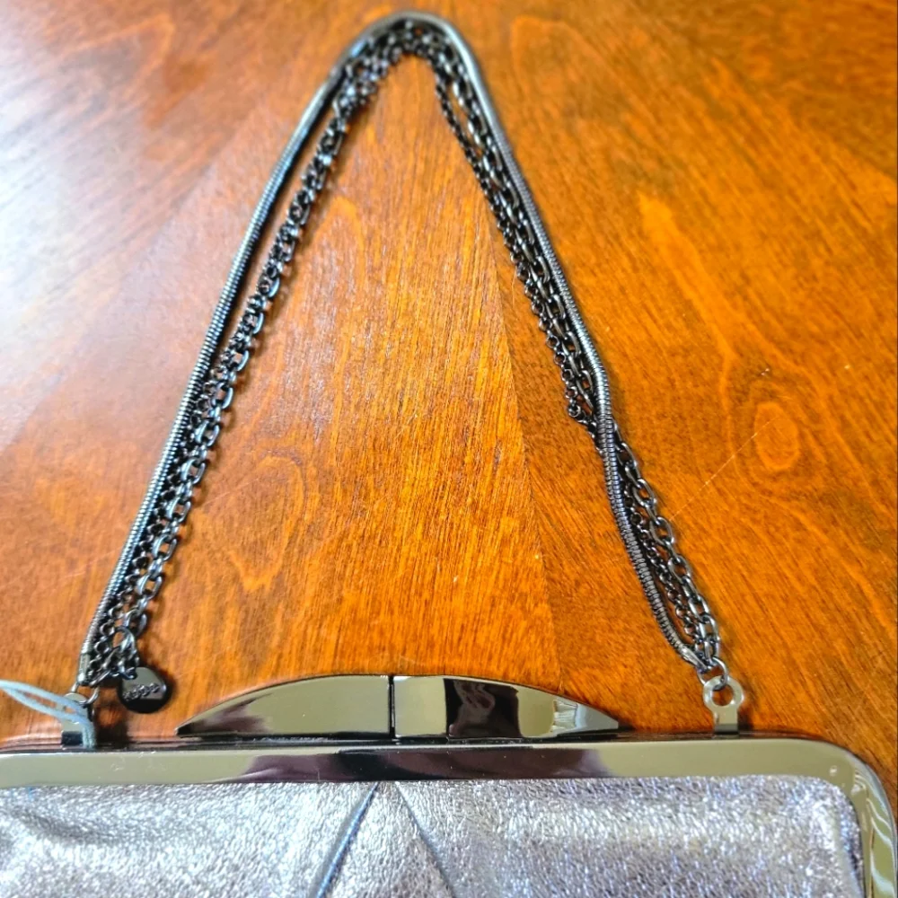 HOBO SILVER CLUTCH - Picture 4 of 7